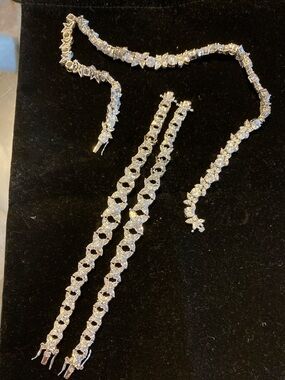 Sparkling Silver Tennis Necklace and Bracelet Set - Clear Stones